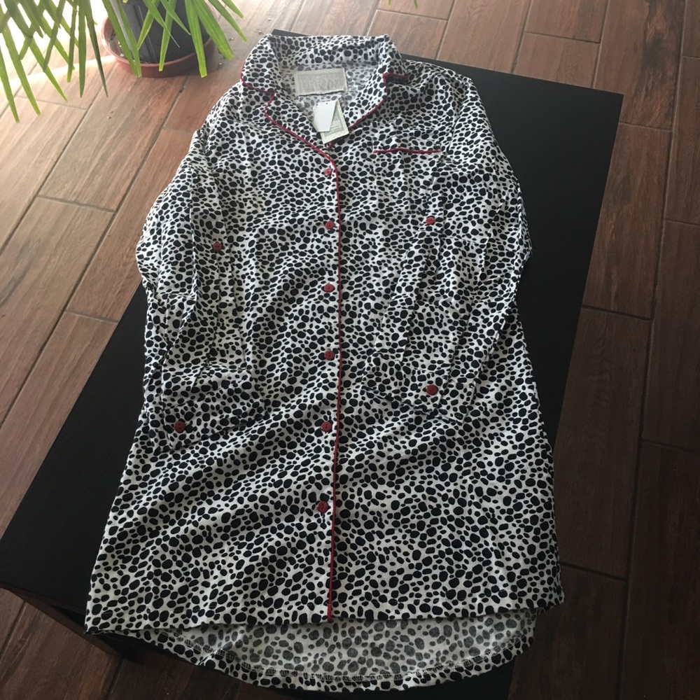 NWT Black & White Sleep Shirt